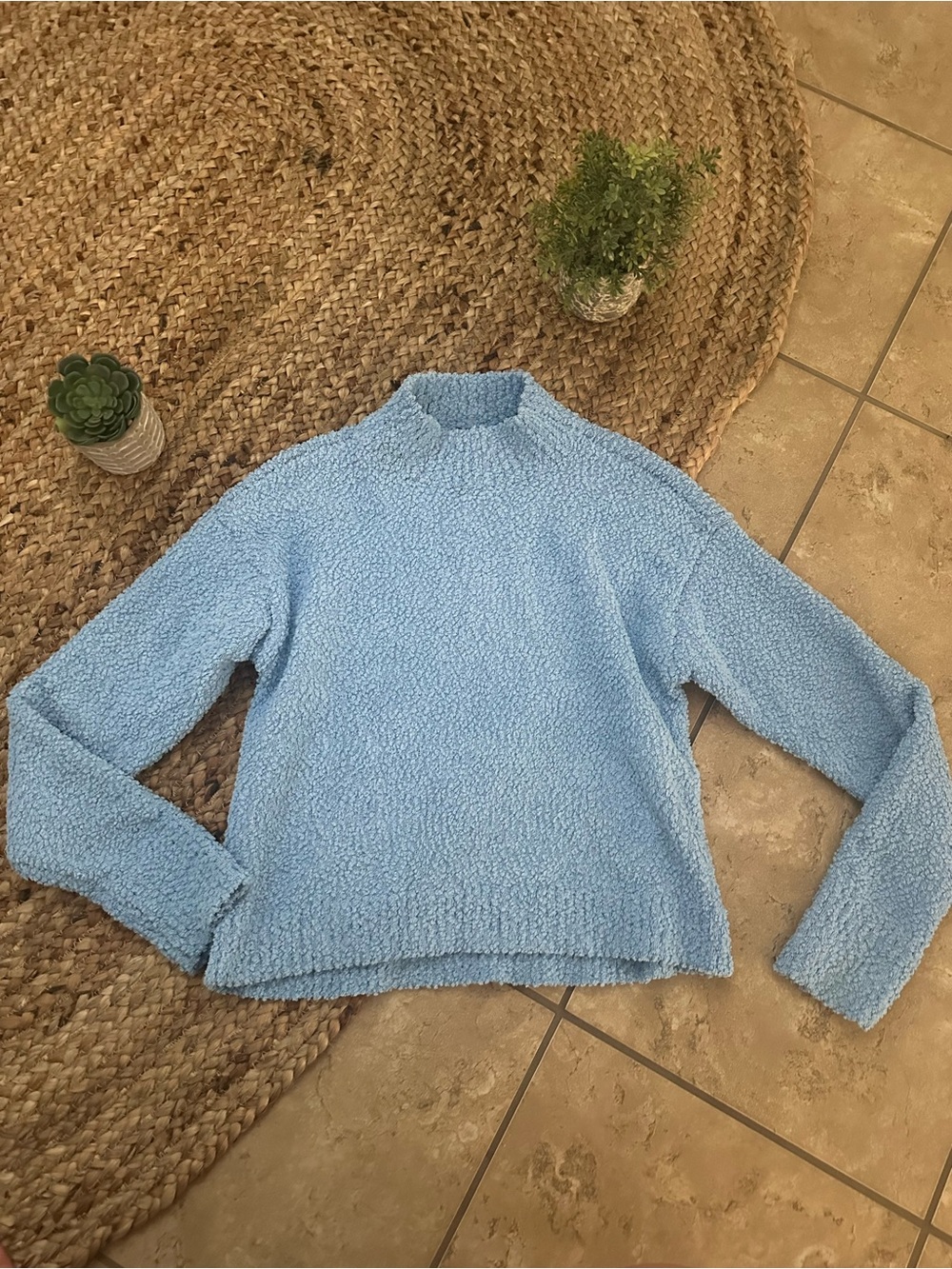 TURTLE NECK SWEATER